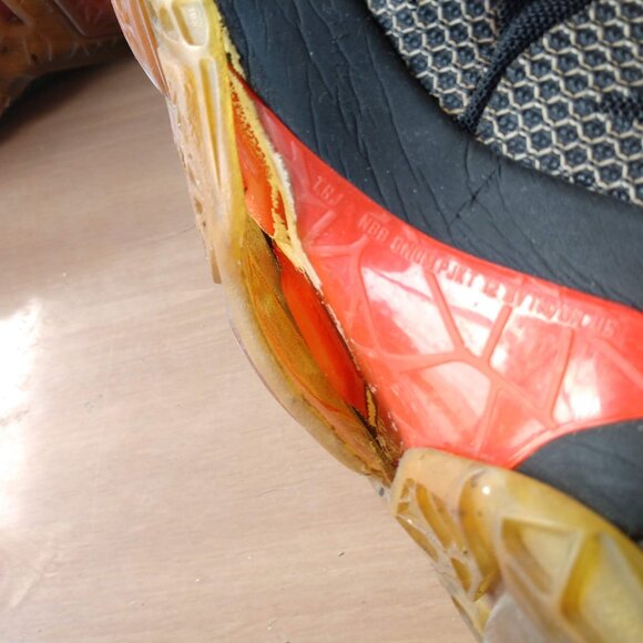 Nike LeBron XII 12 Court Vision Sneakers Men's Size 15 2015 - Picture 6 of 7